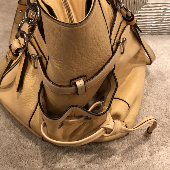 COACH PALE LEMON YELLOW LEATHER TOTE BAG - Picture 4 of 10